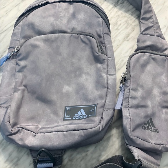 Adidas Essentials Crossbody Athletic Sling Bag Phone Pocket 2.0 - Picture 1 of 7